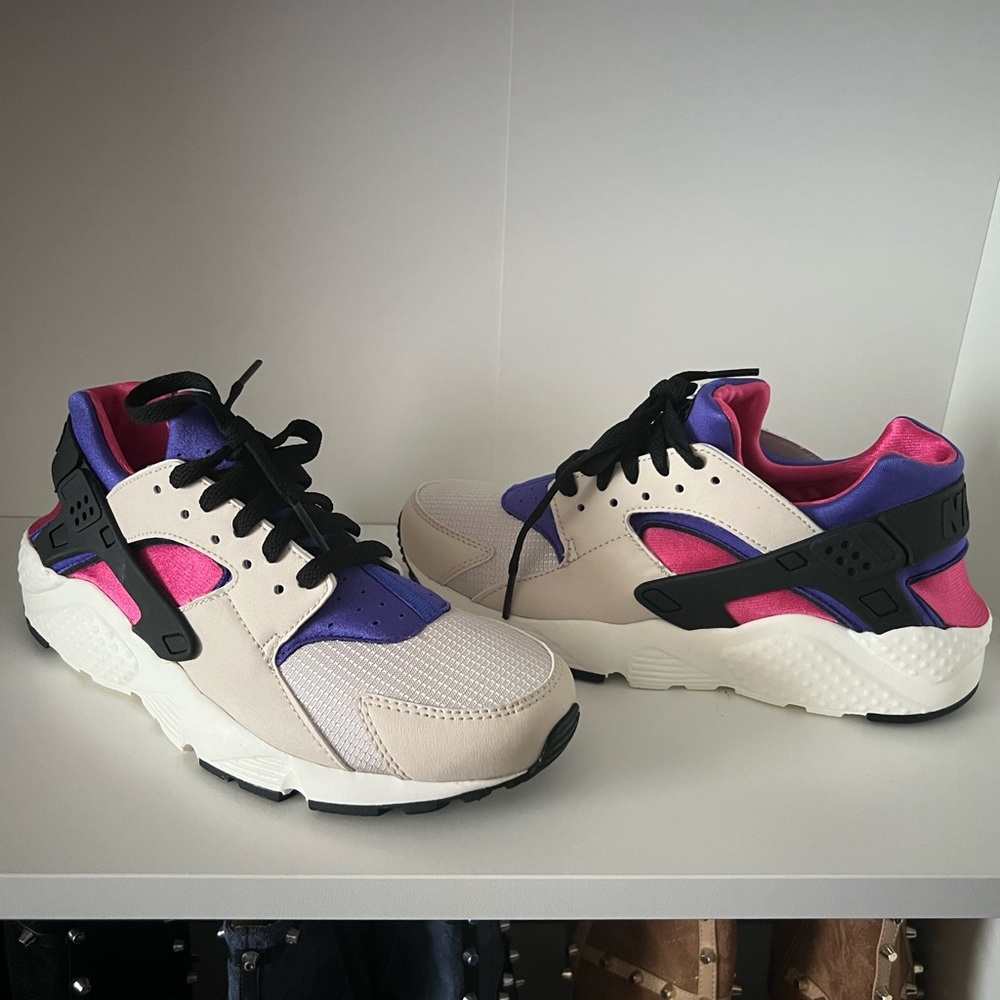 Pink/purple Nike huarache